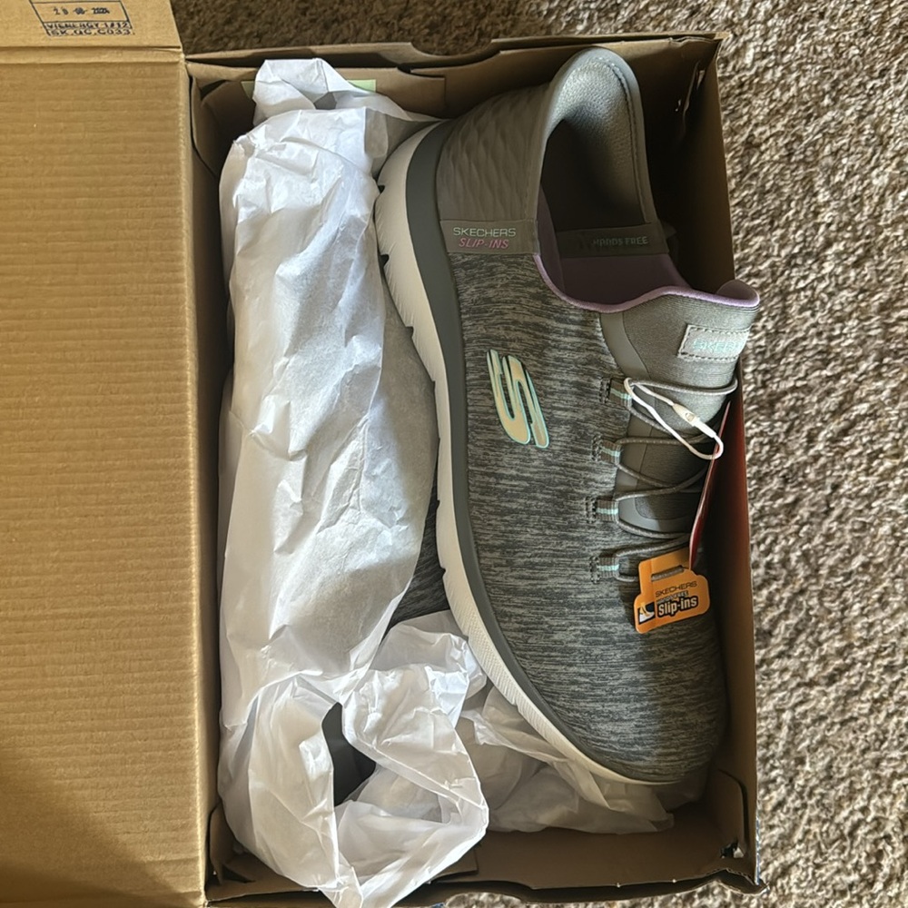 Skechers Women's Slip-ins: Summits - Dazzling Haze Trainers Grey
Size 10 Wide